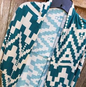 Tyche Aztec pattern shrug, small